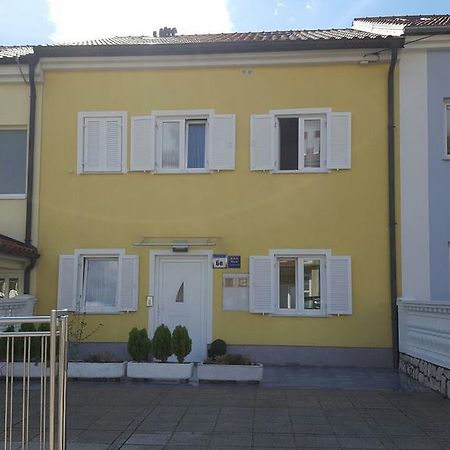 Haus Ella Lägenhet Novi Vinodolski Exteriör bild