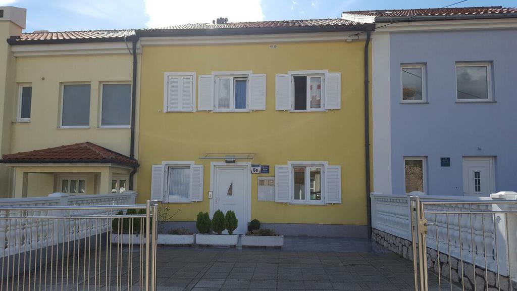Haus Ella Lägenhet Novi Vinodolski Exteriör bild